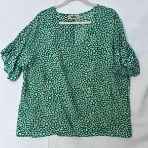 Haptics Green Floral Daisy print  Women's Top 2x